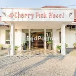 Cherry Pink Hotel Medan Mitra Reddoorz