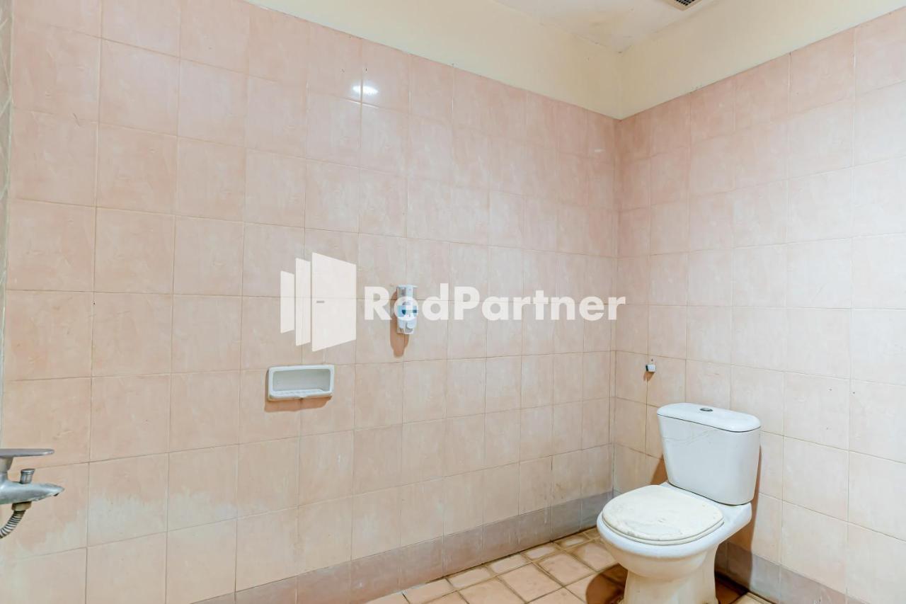 Cherry Pink Mitra Reddoorz Hotel Medan