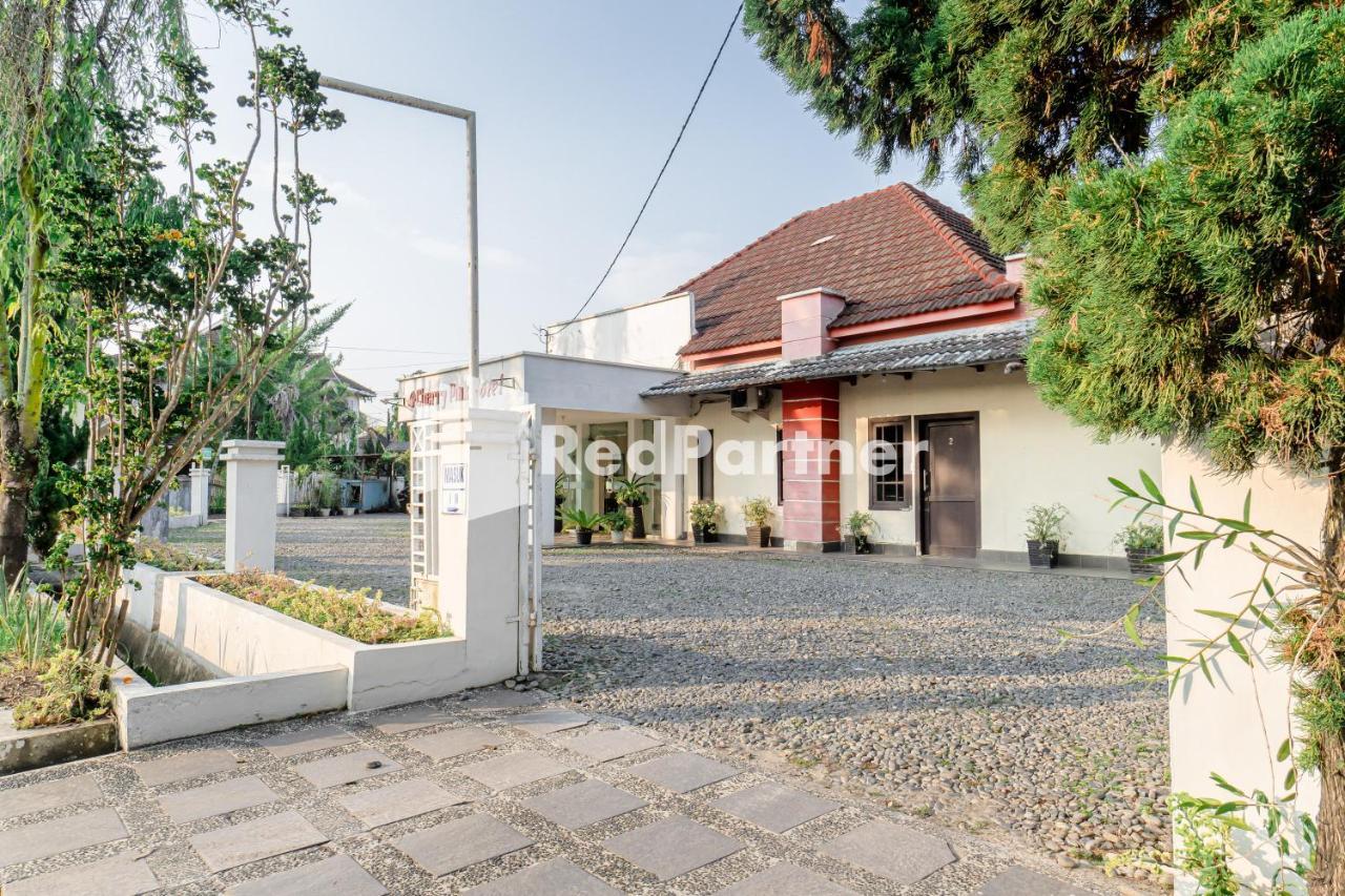 Cherry Pink Mitra Reddoorz Hotel Medan